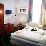 Plenus Boutique Отель 3*