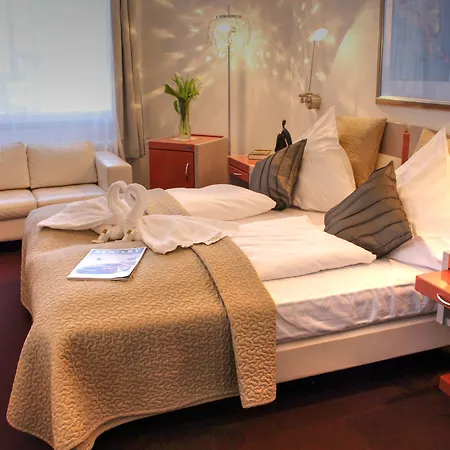 Plenus Boutique Отель 3*